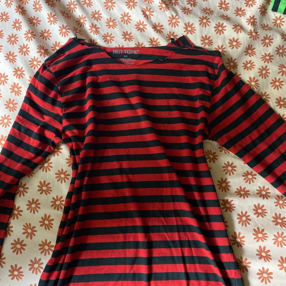 Hot Topic Striped Long Sleeve Tees